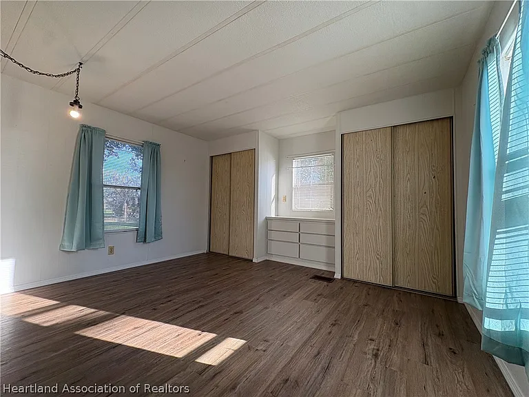 3510 Fairmount Dr — Photo 11