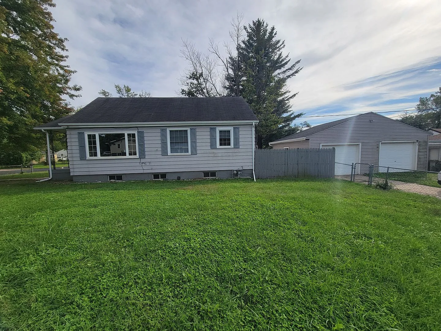 2005 Winston- Lease Today! — Photo 2