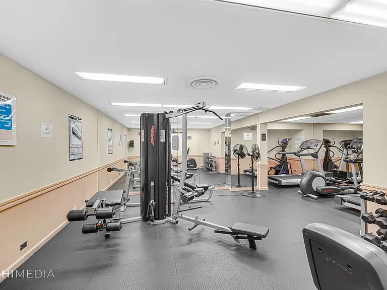 3950 N Lake Shore Dr #1516 — Photo 23