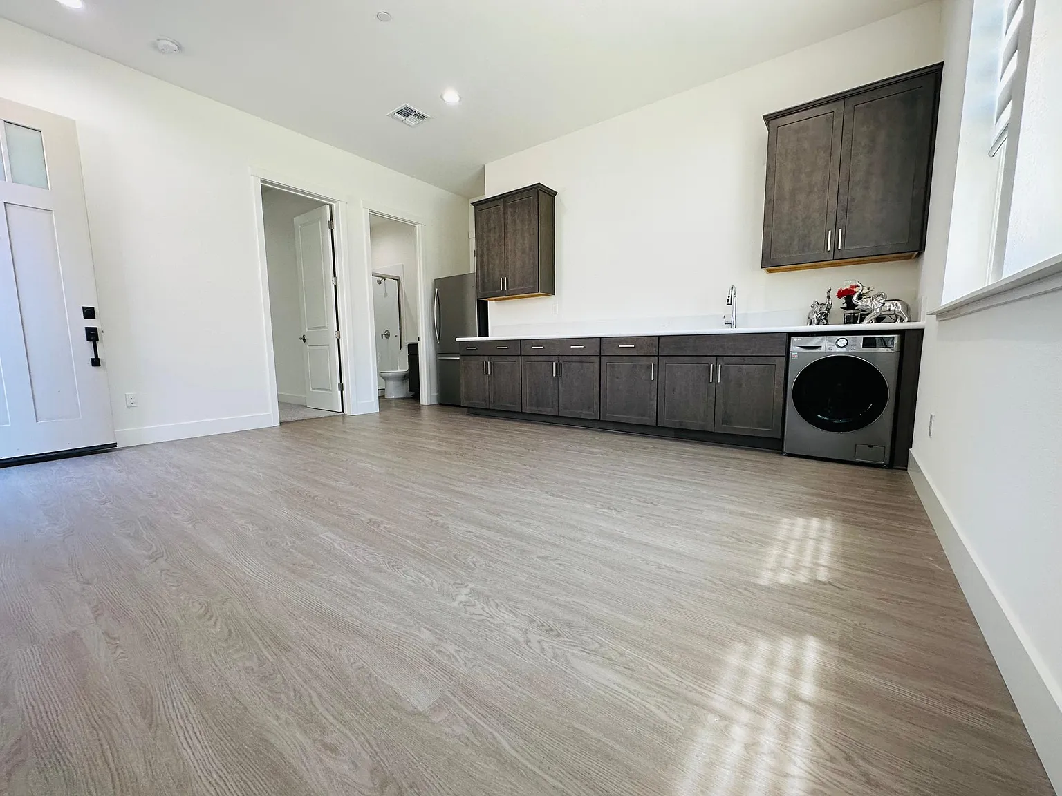 2916 Hercules Ct — Photo 2
