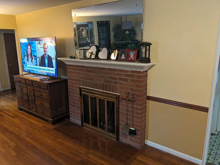 Evelyn Dr — Photo 14
