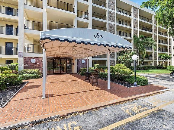 3rd image of 2751 N Palm Aire Dr APT 509