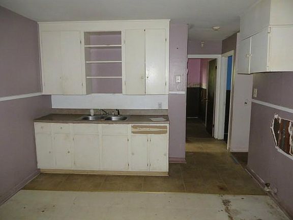 5th image of 3336 Clarke Blvd