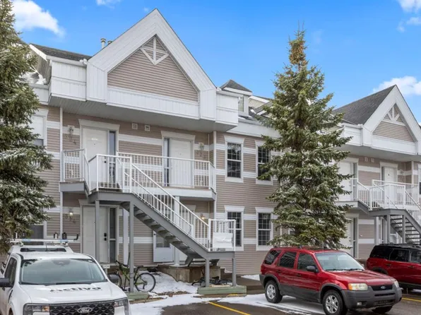103 N Strathaven Dr #313, Strathmore, AB T1P 1W3