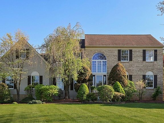 2nd image of 2 Raddel Ct