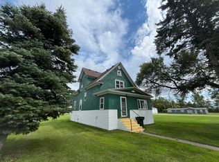 708 3rd St, Hecla, SD 57446