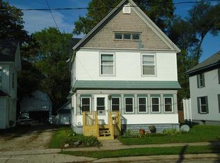 114 S Sheldon St, Charlotte, MI 48813