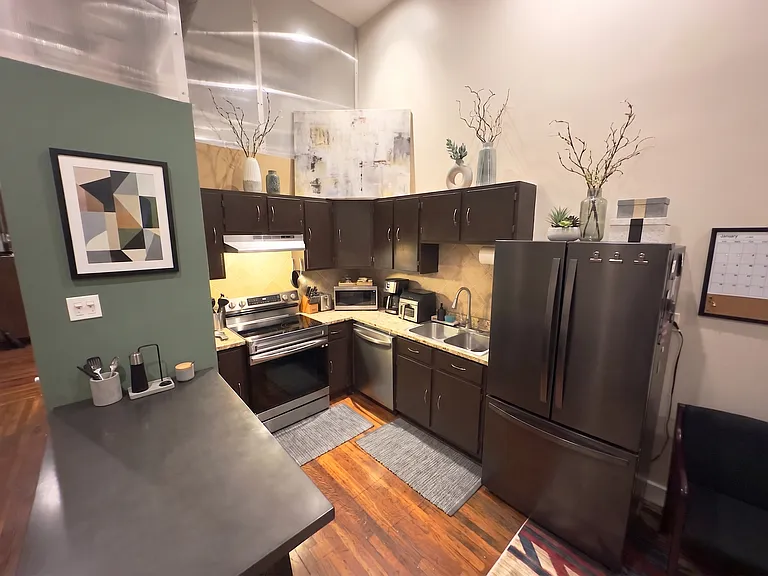 321 S Flores St #104 — Photo 2