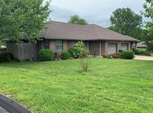 330 Pine St, Monett, MO 65708