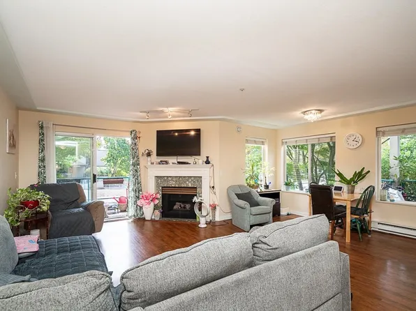 20443 53rd Ave #209, Langley, BC V3A 7A6