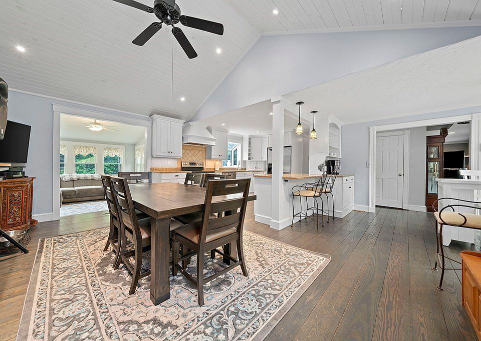 4 Lawrence Rd, Plymouth, MA 02360 Zillow