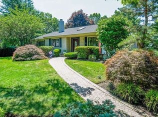 5 Leslie Ct, Smithtown, NY 11787