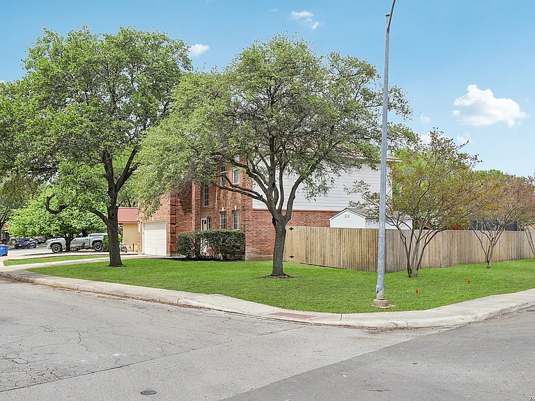 15006 Preston Court Dr — Photo 2