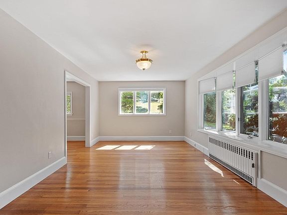 3rd image of 18 Smith Rd