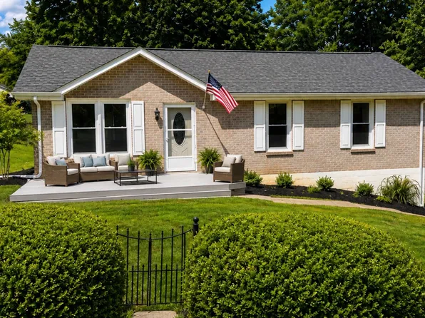 414 Oriole Cir, Clarksville, TN 37043