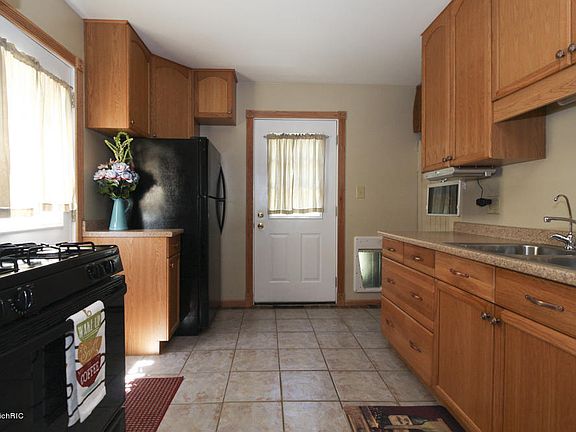 5th image of 2823 Brook Dr
