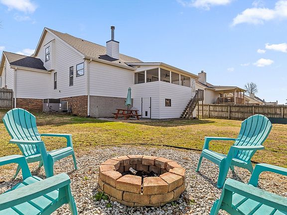 3rd image of 2341 Ashford Dr