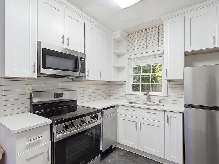 1470 Beatie Ave SW — Photo 6