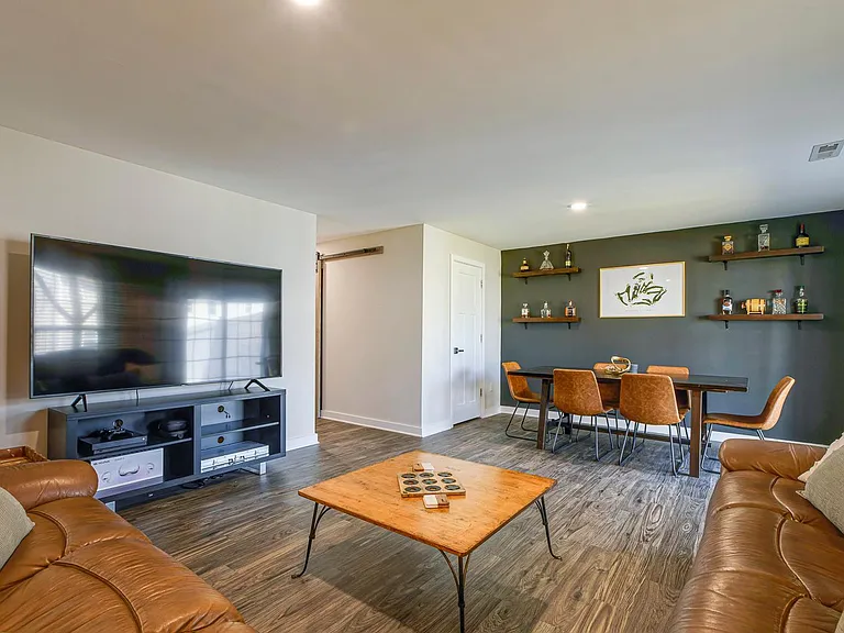 241 Misty Pike Dr — Photo 10