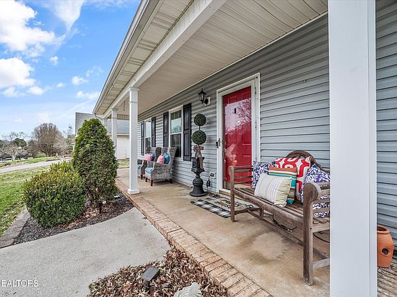 3rd image of 8821 Brucewood Ln