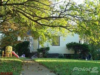6952 Bancroft Ave photo 1