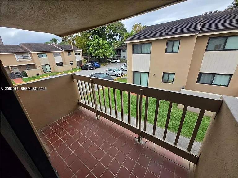 15407 SW 80th St #202-6 — Photo 2