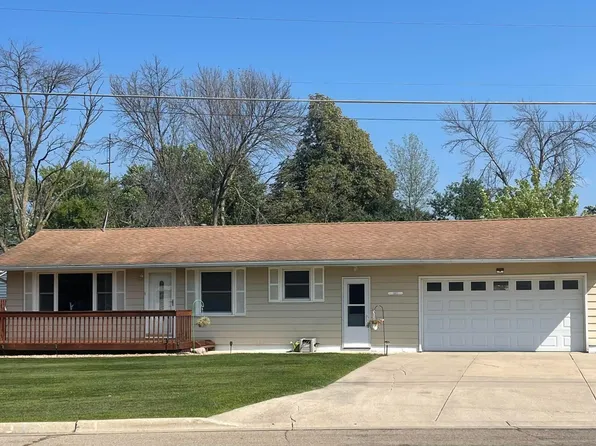 1805 10th Pl NE, Austin, MN 55912