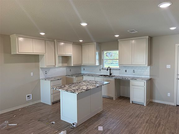 2nd image of 176 Altom Rd