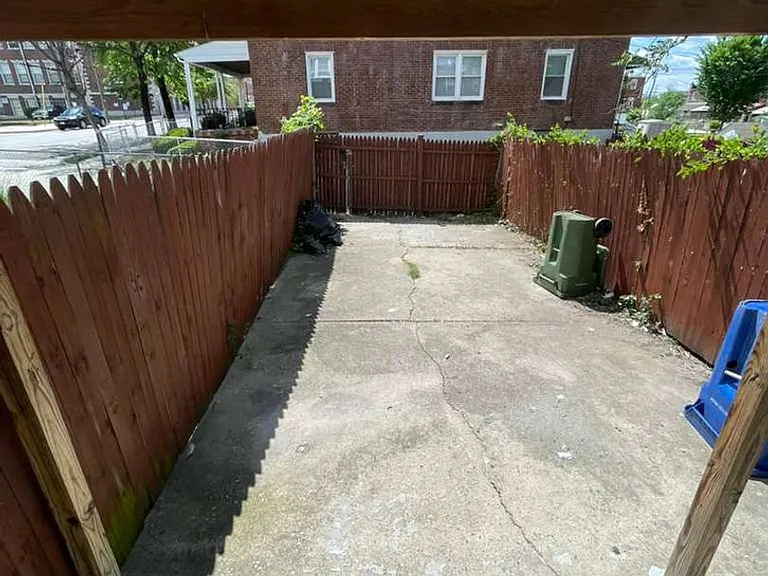 1502 N Kenwood Ave — Photo 9