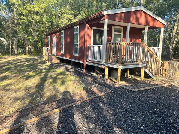 300 Beechnut Dr, Livingston, TX 77351