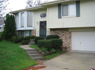 1004 Shawnee Rd, Papillion, NE 68046