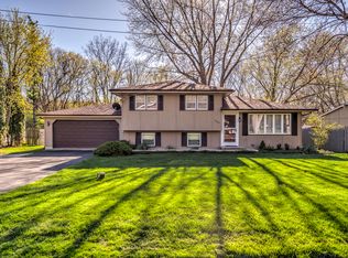 1560 Manhatas Trl, Algonquin, IL 60102