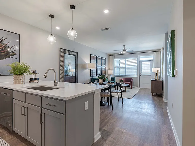 Paxton Place Apartments — Photo 8