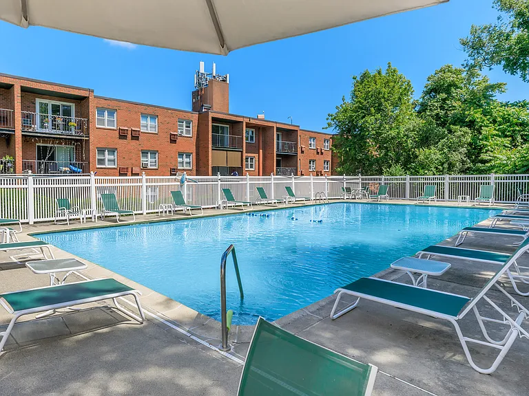 Groton Towers — Photo 12