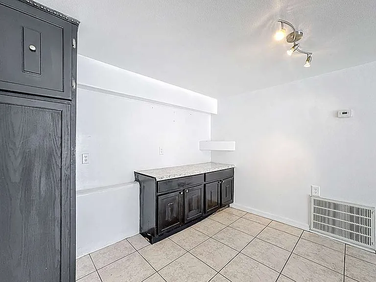 5977 Village Cir #5977 — Photo 9