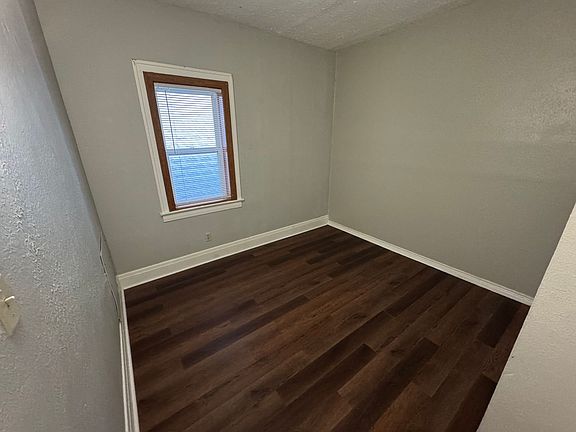4th image of 826 E Bowman St