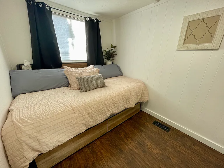3926 Perry St — Photo 12