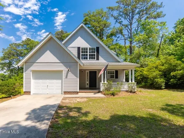 203 Panama Ter, Morehead City, NC 28557