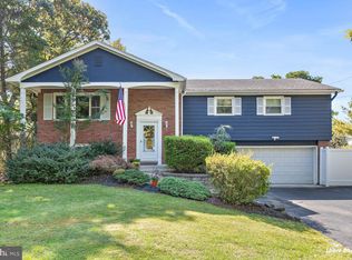 17 Fenimore Dr, Williamstown, NJ 08094