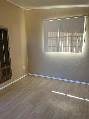 2 bed, 700 sqft, $650 — Photo 1