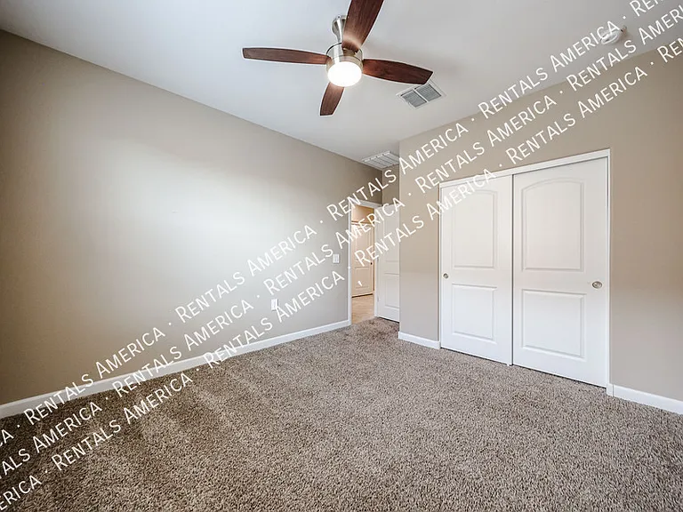 30044 W Avalon Dr — Photo 11