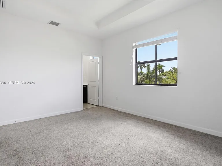 20714 NE 5th Ct #220714 — Photo 27