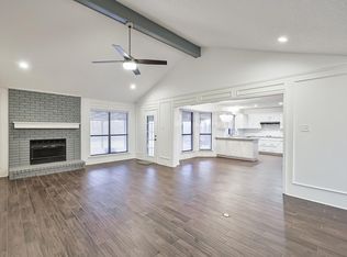 2306 Lovell Ct, Arlington, TX 76012