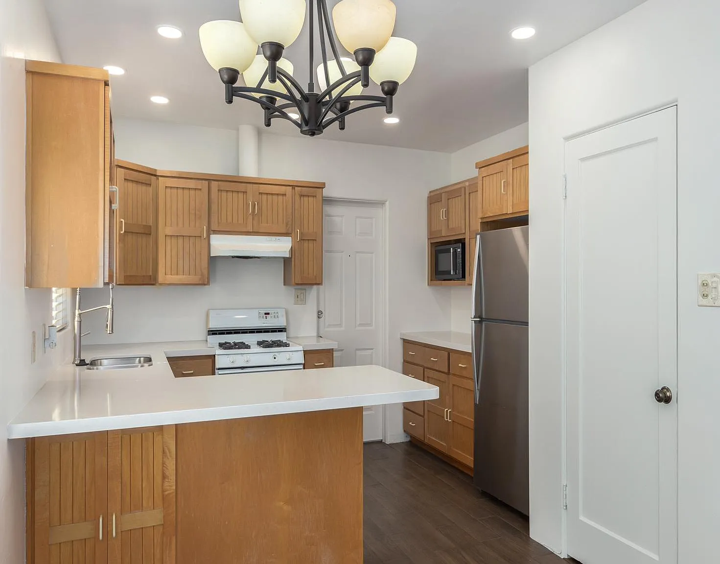 2 bed, 875 sqft, $1,450 — Photo 2