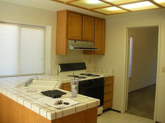 3rd image of 3142 Boulder Creek Way