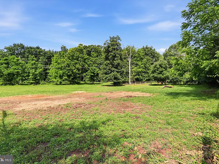 8606 Yellow Springs Rd — Photo 36