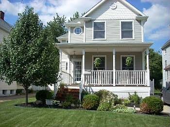 1st image of 1320 W 110th St