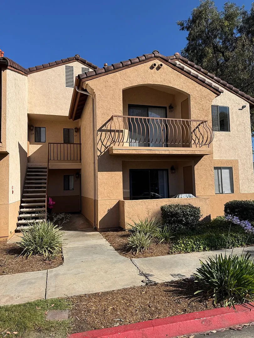 1 bed 1 ba in Rancho San Diego Available Now! — Photo 1