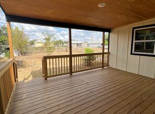 1022 Tabernacle St, Seguin, TX 78155