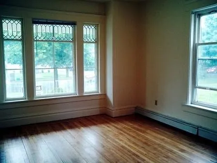 3 bed, 1322 sqft, $1,350 — Photo 4